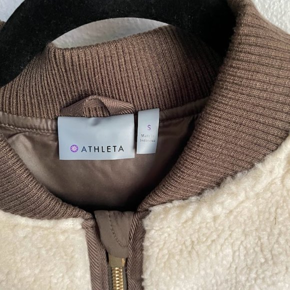 Athleta Responsible Down Tundra Goose Down Sherpa Winter Vest - Picture 5 of 11